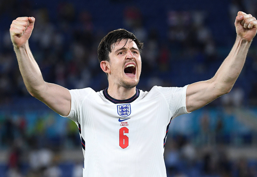 马奎尔盛赞曼联教练组：伍德盖特与埃文斯助力后卫线成长